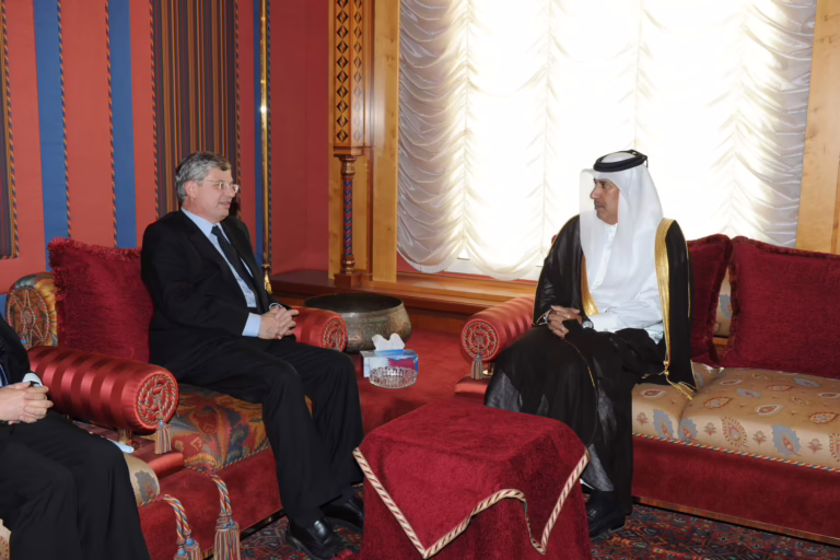 معالي رئيس مجلس الوزراء وزير الخارجية الشيخ حمد بن جاسم بن جبر آل ثاني يلتقي نائب رئيس الوزراء وزير خارجية مالطا في الدوحة – 7 يونيو 2011