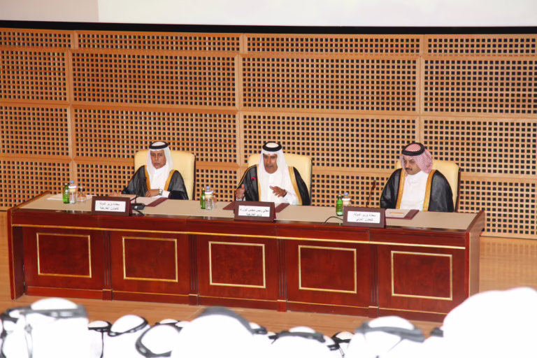 معالي رئيس مجلس الوزراء وزير الخارجية الشيخ حمد بن جاسم بن جبر آل ثاني يجتمع مع سفراء دولة قطر وكبار مسؤولي وزارة الخارجية في الدوحة – 16 أغسطس 2011