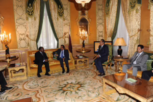 سمو الأمير الشيخ حمد بن خليفة آل ثاني يستقبل رئيس الغابون علي بونغو في فرنسا – 2 سبتمبر 2011