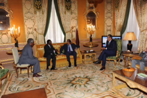 سمو الأمير الشيخ حمد بن خليفة آل ثاني يستقبل رئيس تشاد إدريس ديبي في فرنسا – 2 سبتمبر 2011