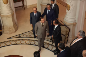 سمو الأمير الشيخ حمد بن خليفة آل ثاني يستقبل ملك البحرين حمد بن عيسى آل خليفة في فرنسا – 2 سبتمبر 2011