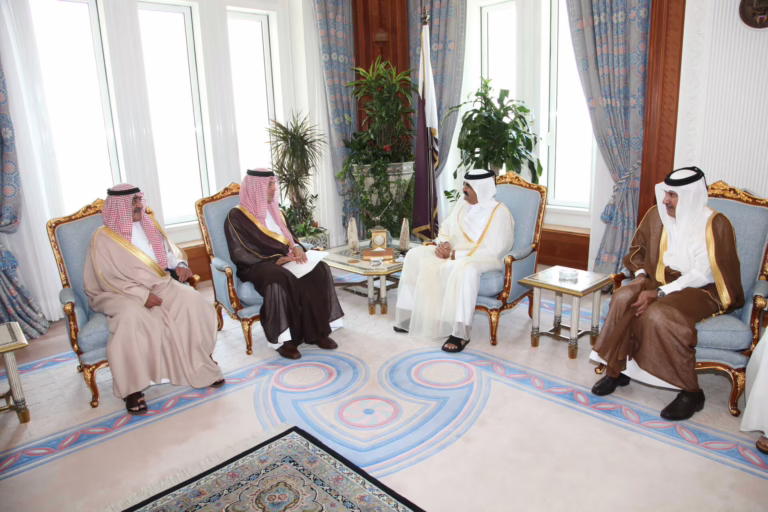 سمو الأمير الشيخ حمد بن خليفة آل ثاني يستقبل وزير الخارجية السعودي الأمير سعود الفيصل في الدوحة – 8 سبتمبر 2011