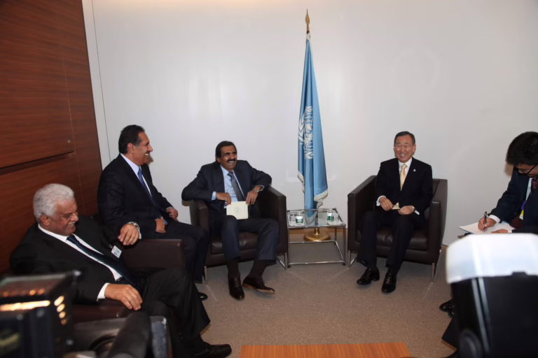 سمو الأمير الشيخ حمد بن خليفة آل ثاني يلتقي الأمين العام للأمم المتحدة بان كي مون في نيويورك – 21 سبتمبر 2011