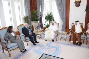 سمو الأمير الشيخ حمد بن خليفة آل ثاني يستقبل وزير الخارجية السوري وليد المعلم في الدوحة – 31 أكتوبر 2011