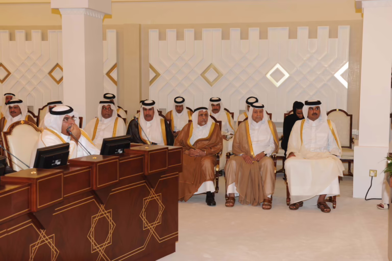 سمو الأمير الشيخ حمد بن خليفة آل ثاني يفتتح الدورة الأربعين لمجلس الشورى في الدوحة – 1 نوفمبر 2011