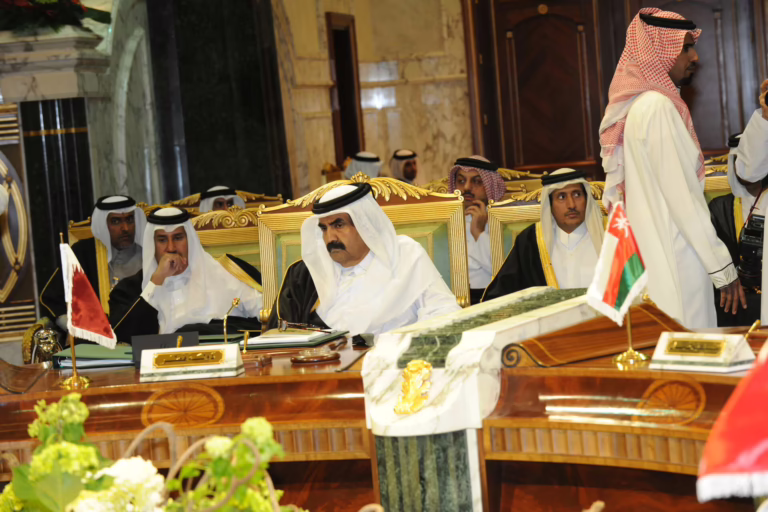 سمو الأمير الشيخ حمد بن خليفة آل ثاني يصل إلى الرياض للمشاركة في قمة مجلس التعاون الخليجي – 19 ديسمبر 2011