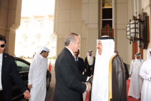 معالي رئيس مجلس الوزراء وزير الخارجية الشيخ حمد بن جاسم بن جبر آل ثاني يستقبل رئيس وزراء تركيا في الدوحة – 29 يناير 2013