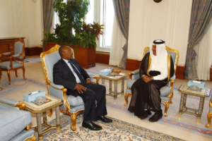 معالي رئيس مجلس الوزراء وزير الخارجية الشيخ حمد بن جاسم بن جبر آل ثاني يستقبل سفير تشاد لدى قطر طاهر في الدوحة – 5 فبراير 2013
