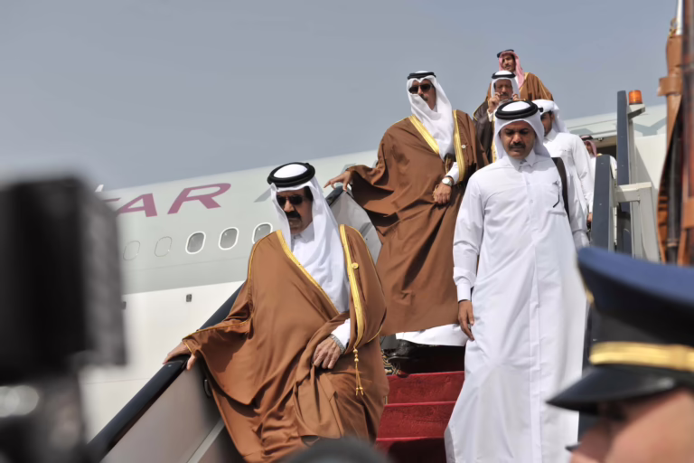 سمو الأمير الشيخ حمد بن خليفة آل ثاني يشارك في مؤتمر القمة الإسلامي في القاهرة – 6 فبراير 2013