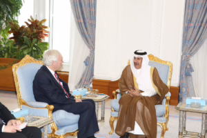 معالي رئيس مجلس الوزراء وزير الخارجية الشيخ حمد بن جاسم بن جبر آل ثاني يستقبل نائب عمدة لندن في الدوحة – 20 مارس 2013