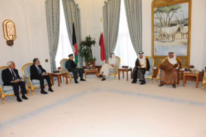 سمو الأمير الشيخ حمد بن خليفة آل ثاني يستقبل الرئيس الأفغاني في الدوحة – 31 مارس 2013