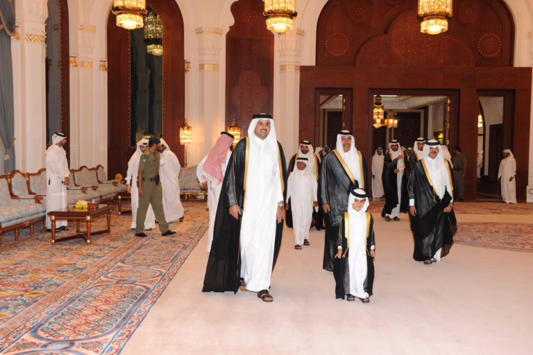 سمو الأمير الشيخ تميم بن حمد آل ثاني يستقبل المهنئين بشهر رمضان في قصر الوجبة – 10 يوليو 2013