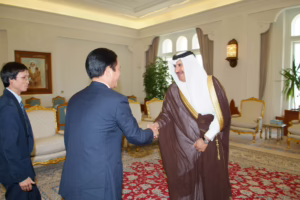 معالي رئيس مجلس الوزراء وزير الخارجية الشيخ حمد بن جاسم بن جبر آل ثاني يستقبل وزير التخطيط والاستثمار الفيتنامي في الدوحة – 26 يونيو 2007