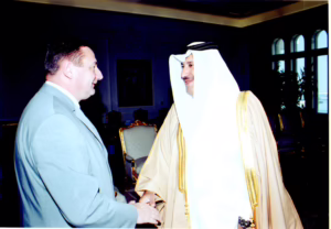 معالي النائب الأول لرئيس مجلس الوزراء وزير الخارجية الشيخ حمد بن جاسم بن جبر آل ثاني يستقبل وزير الشباب والرياضة والعمل التطوعي الفرنسي في الدوحة – 7 فبراير 2005