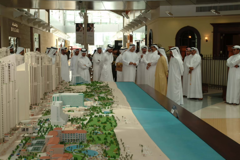 سمو الأمير الشيخ حمد بن خليفة آل ثاني يلتقي الشيخ محمد بن راشد آل مكتوم في دبي – 8 مارس 2005