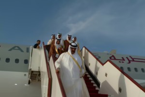 سمو الأمير الشيخ حمد بن خليفة آل ثاني يصل إلى مسقط في زيارة رسمية إلى سلطنة عُمان – 14 مارس 2005