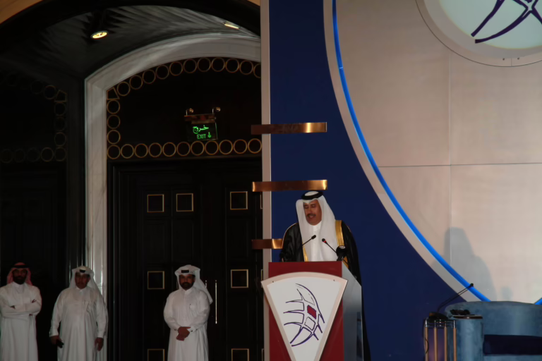 سمو الأمير الشيخ حمد بن خليفة آل ثاني يفتتح منتدى الدوحة الخامس للديمقراطية والتجارة الحرة في الدوحة – 29 مارس 2005