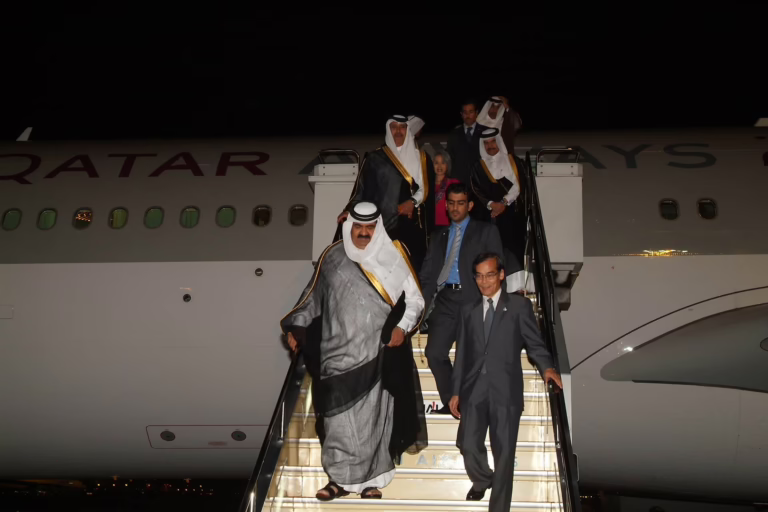 سمو الأمير الشيخ حمد بن خليفة آل ثاني يصل إلى طوكيو في اليابان – 7 يونيو 2005