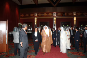 سمو الأمير الشيخ حمد بن خليفة آل ثاني يشارك في منتدى الأعمال القطري السنغافوري في سنغافورة – 10 يونيو 2005