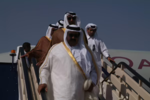 سمو الأمير الشيخ حمد بن خليفة آل ثاني يقدم واجب العزاء في وفاة الملك فهد بن عبد العزيز آل سعود في الرياض – 2 أغسطس 2005