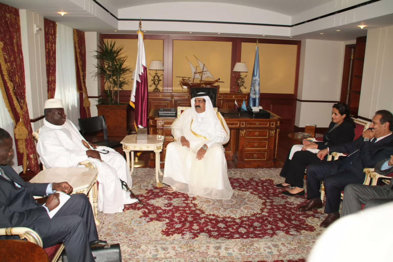 سمو الأمير الشيخ حمد بن خليفة آل ثاني يلتقي رئيس غامبيا يحيى جامع في نيويورك – 13 سبتمبر 2005