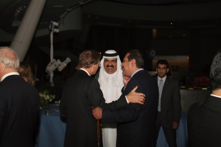 سمو الأمير الشيخ حمد بن خليفة آل ثاني يشارك في مأدبة عشاء بالمتحف الأمريكي للتاريخ الطبيعي في نيويورك – 14 سبتمبر 2005