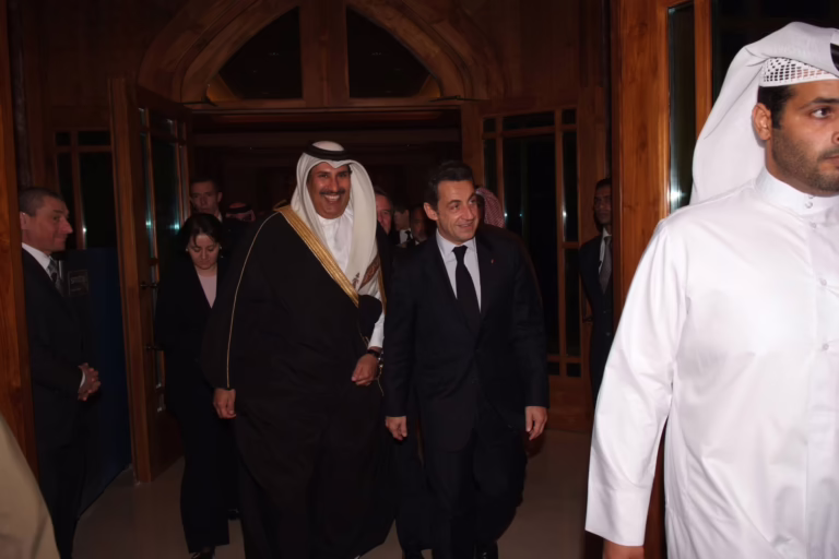 سمو الأمير الشيخ حمد بن خليفة آل ثاني يستقبل الرئيس الفرنسي نيكولا ساركوزي في الدوحة – 14 يناير 2008