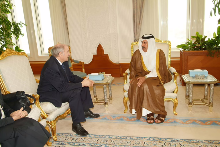 معالي رئيس مجلس الوزراء وزير الخارجية الشيخ حمد بن جاسم بن جبر آل ثاني يستقبل رئيس وزراء ولاية بافاريا غونتر بيكشتاين في الدوحة – 17 مارس 2008