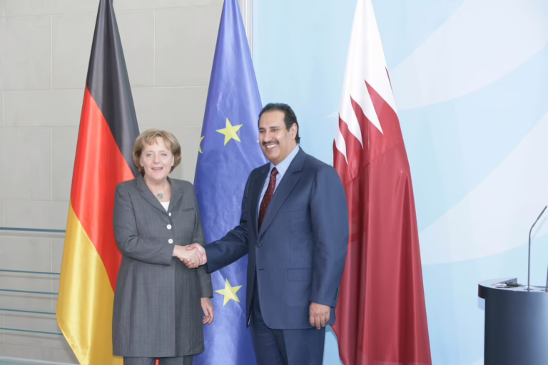 معالي رئيس مجلس الوزراء وزير الخارجية الشيخ حمد بن جاسم بن جبر آل ثاني يلتقي المستشارة الألمانية في برلين – 22 أبريل 2008