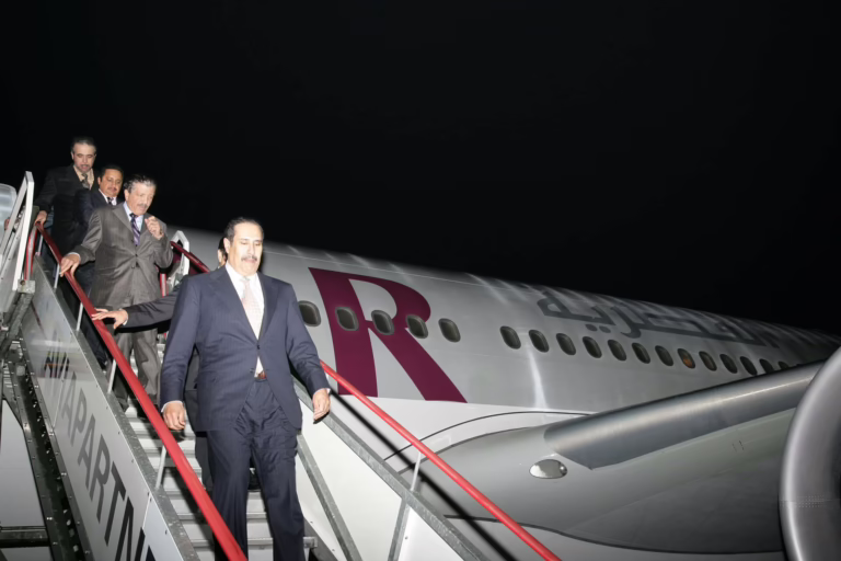 معالي رئيس مجلس الوزراء وزير الخارجية الشيخ حمد بن جاسم بن جبر آل ثاني يصل إلى هولندا – 24 أبريل 2008